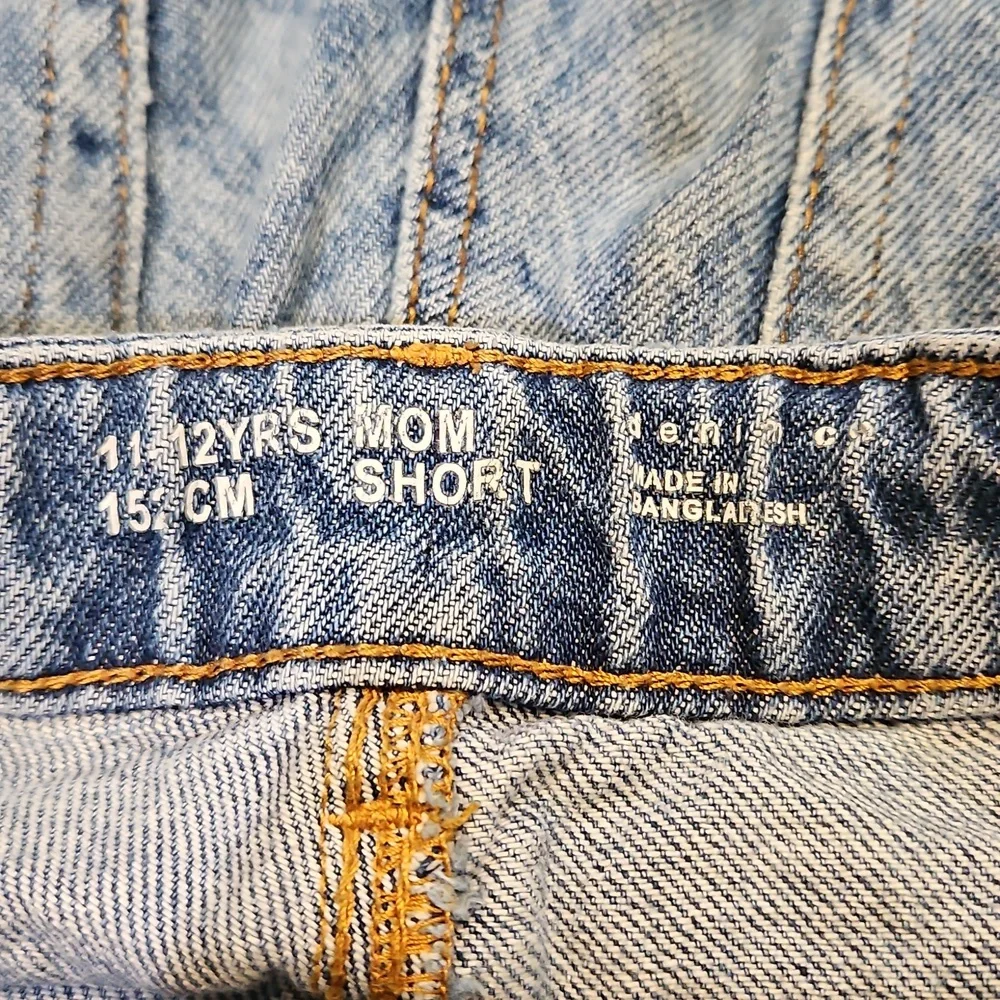 Denim Co | Heart Print Adjustable Waistband Denim Mom Shorts | Size 11-12